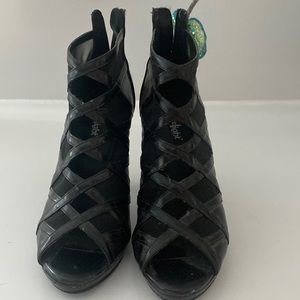 LimeLight black heels size 8